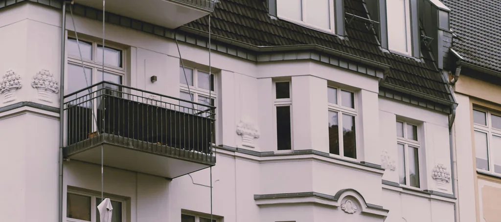 malerarbeiten-fassade-wohnhaus